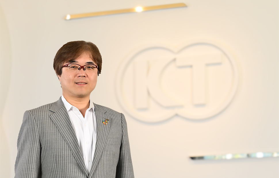 代表取締役会長　兼　取締役会議長　襟川 陽一